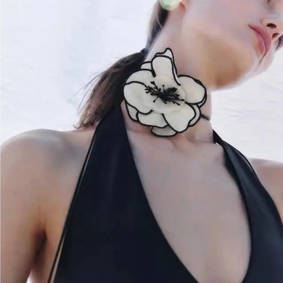 Zara White And Black Fabric Flower Wrap Necklace - Picture 5 of 16